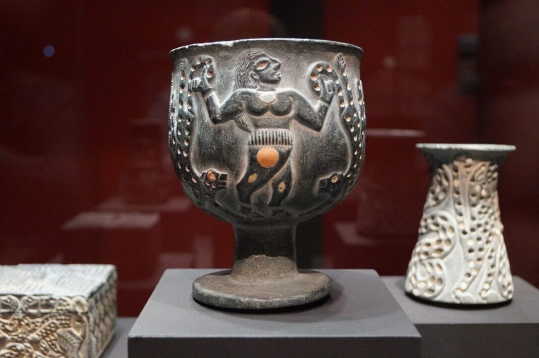 Jiroft Script Jiroft: The Mysterious Rival of Mesopotamia and the Dawn of an Ancient ...